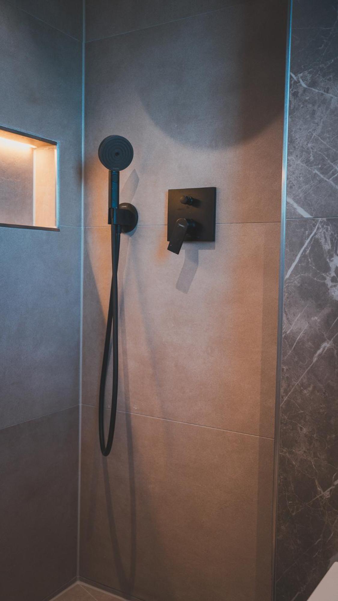 K&T Estate Resort & Spa - Flughafennahe Gaestesuite ホーフハイム・アム・タウヌス エクステリア 写真