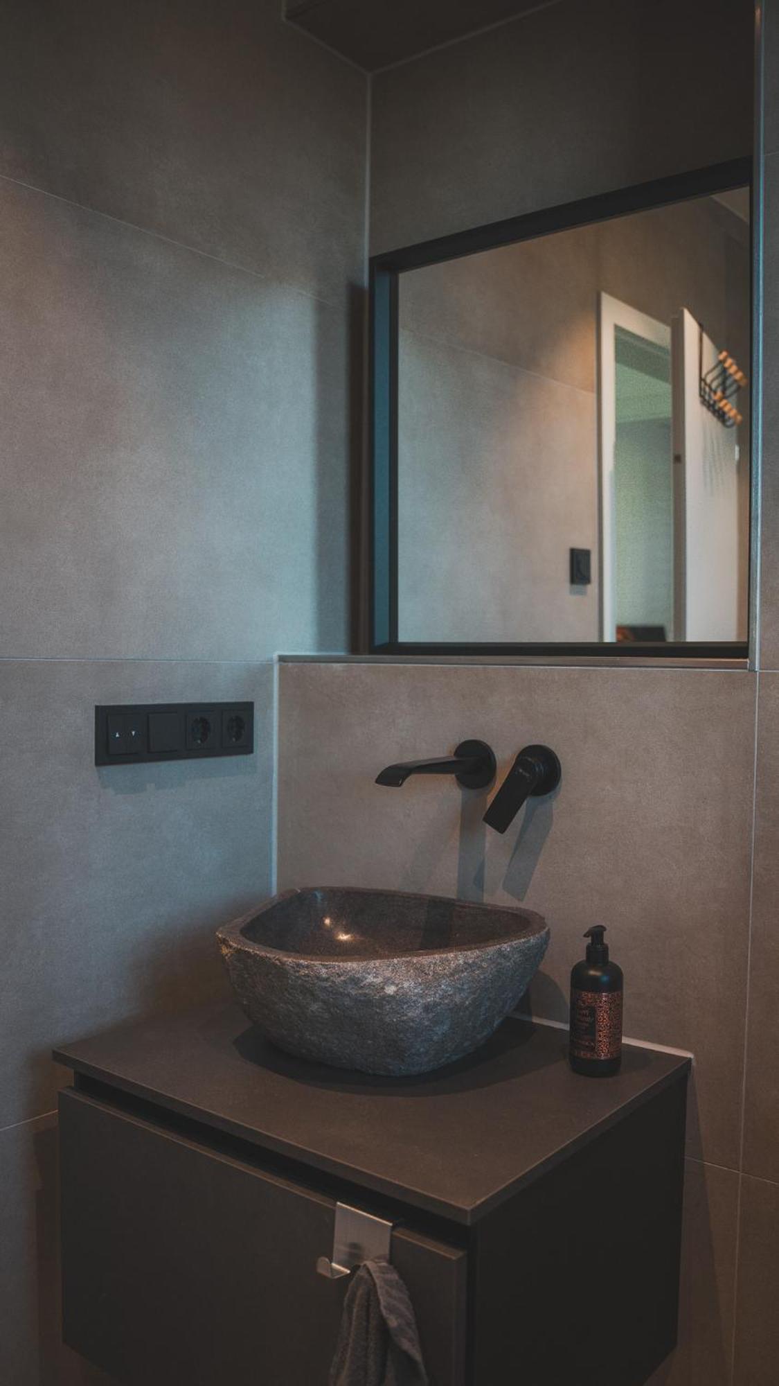 K&T Estate Resort & Spa - Flughafennahe Gaestesuite ホーフハイム・アム・タウヌス エクステリア 写真