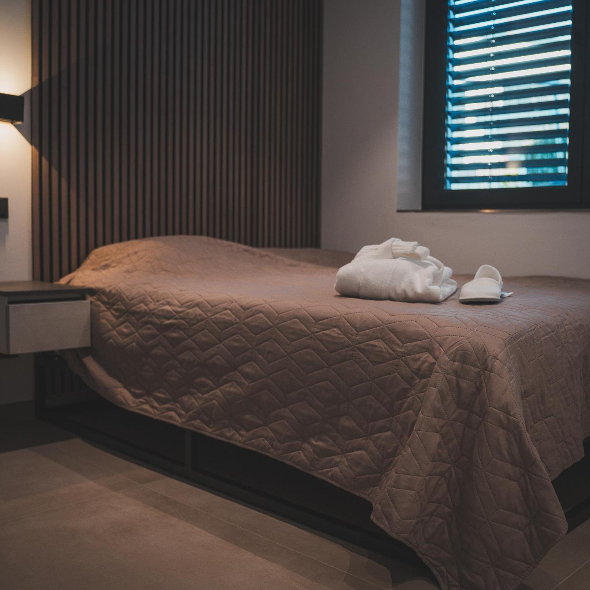 K&T Estate Resort & Spa - Flughafennahe Gaestesuite ホーフハイム・アム・タウヌス エクステリア 写真